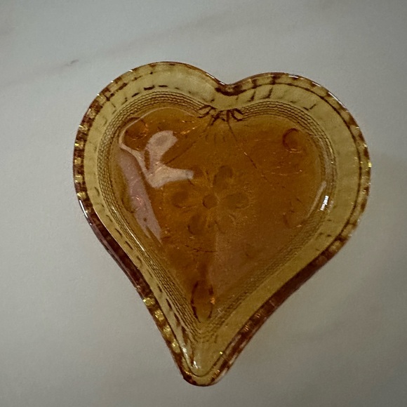 Vintage Indiana Glass Tiara Amber Trinket Candy Dish Heart. Set of 4 - Picture 2 of 2